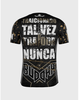 Camiseta Buddha Traidor con diseño exclusivo “Traicionado tal vez, traidor nunca”. Ligera, cómoda y resistente al desgaste. Idea
