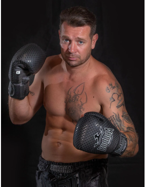 Buddha Titanium Negro Mate. Guantes Sobrios y Resistentes para Boxeo.