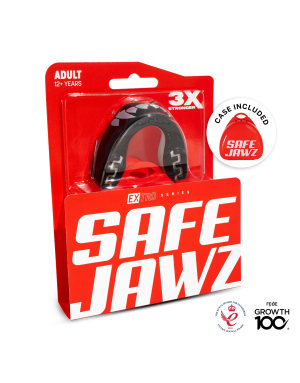 Bucal Safejawz Extro Series Fangz — diseño agresivo con dientes, doble capa de protección, ajuste moldeable y estuche.