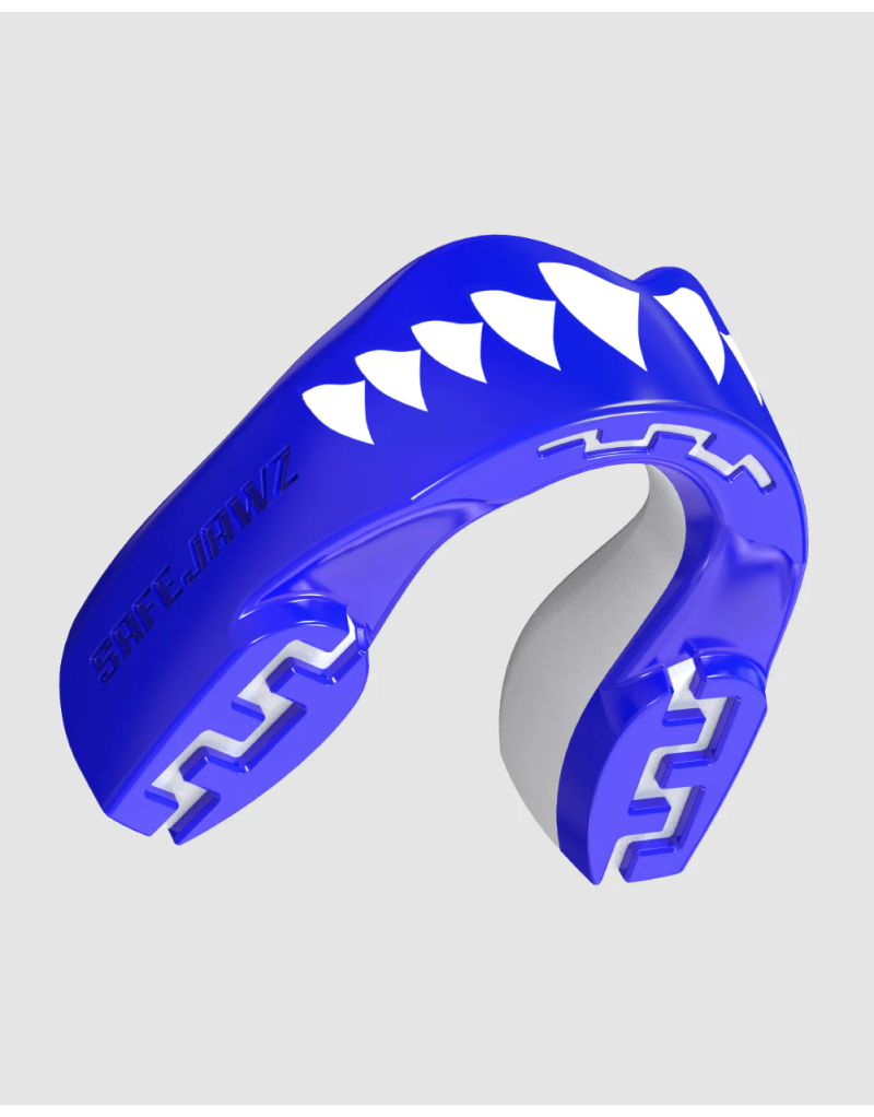 Protector Safejawz Extro Series Shark su diseño con la mandíbula de tiburón, doble capa y mejor ajuste.
